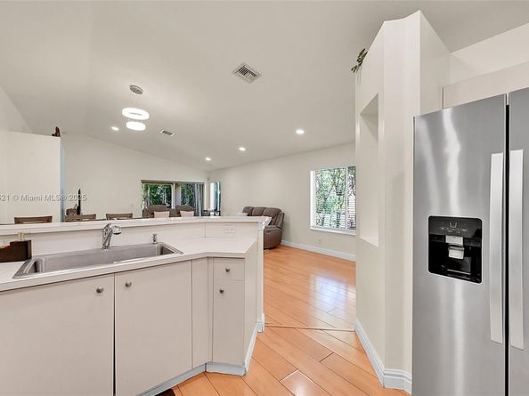 1347 Plumosa Way, Weston FL 33327