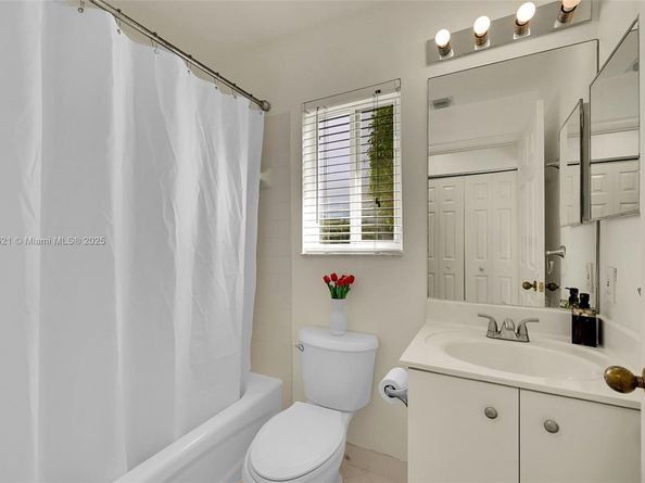 1347 Plumosa Way, Weston FL 33327