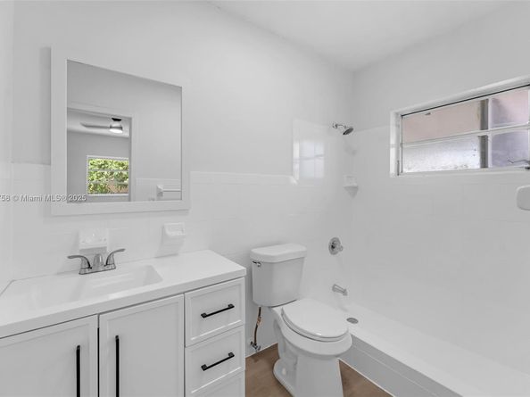 11711 SW 181st Ter, Miami FL 33177
