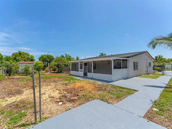 11711 SW 181st Ter, Miami FL 33177