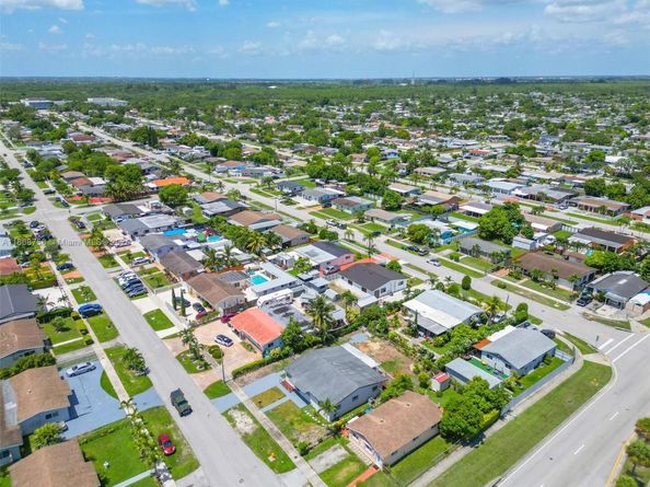 11711 SW 181st Ter, Miami FL 33177