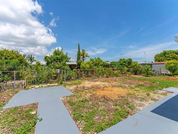 11711 SW 181st Ter, Miami FL 33177