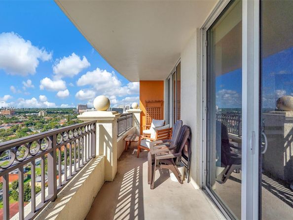 3232 SW 22nd Ter 1703, Miami FL 33145