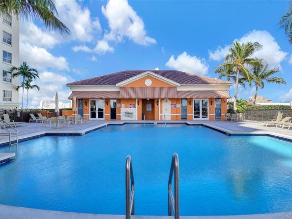 3232 SW 22nd Ter 1703, Miami FL 33145