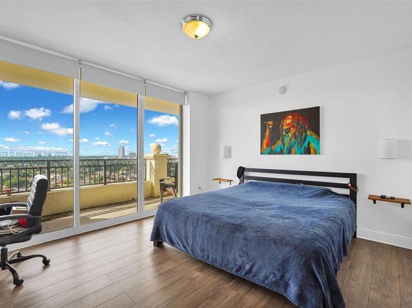 3232 SW 22nd Ter 1703, Miami FL 33145