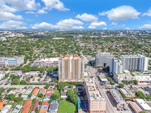 3232 SW 22nd Ter 1703, Miami FL 33145