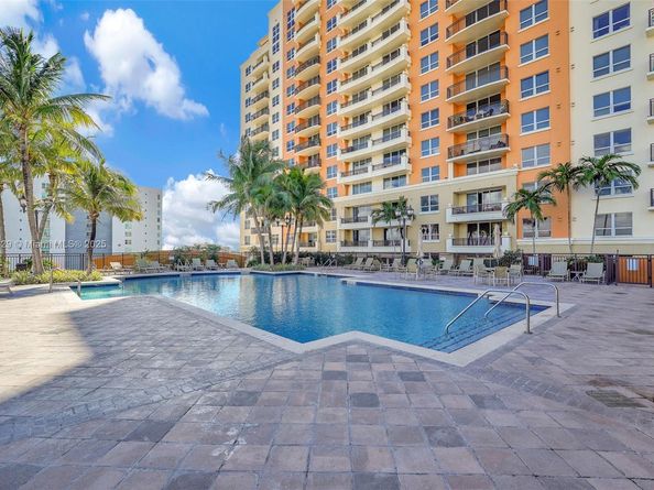 3232 SW 22nd Ter 1703, Miami FL 33145