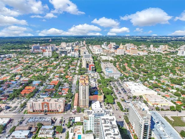 3232 SW 22nd Ter 1703, Miami FL 33145
