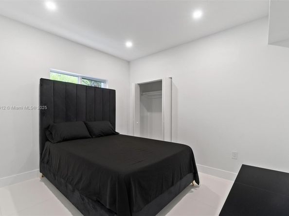 215 SW 32nd Ct Rd, Miami FL 33135