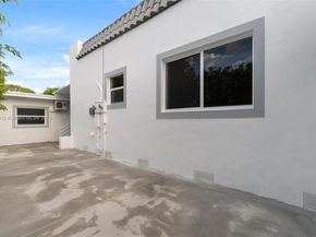 215 SW 32nd Ct Rd, Miami FL 33135