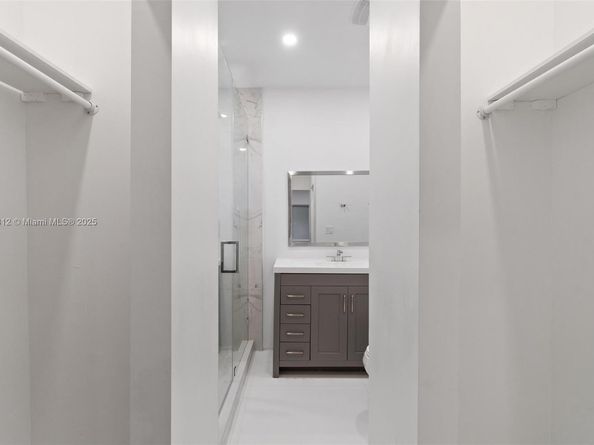 215 SW 32nd Ct Rd, Miami FL 33135