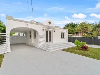 215 SW 32nd Ct Rd