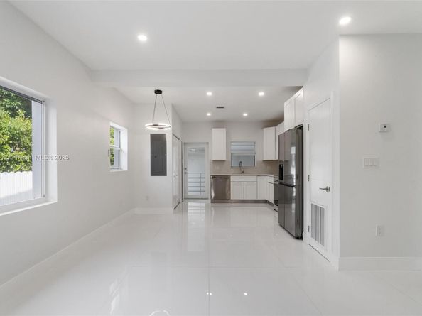 215 SW 32nd Ct Rd, Miami FL 33135