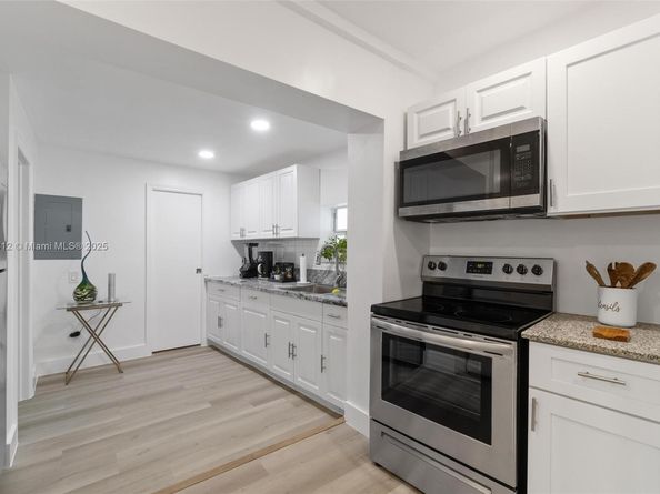 215 SW 32nd Ct Rd, Miami FL 33135