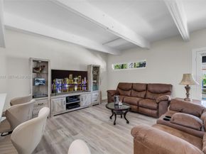 516 NE 6th Ave, Deerfield Beach FL 33441