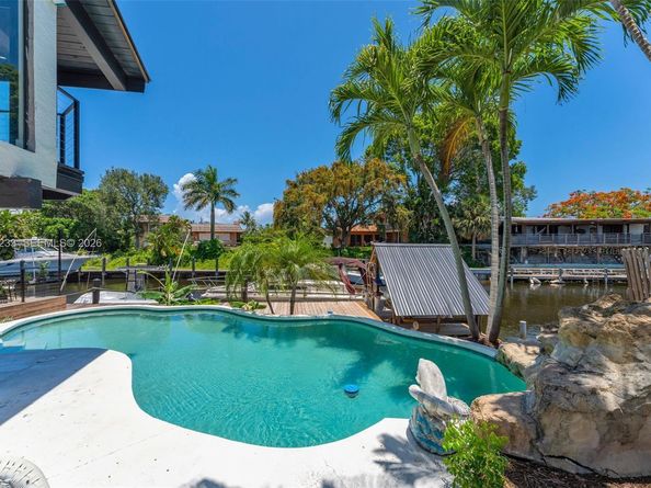 516 NE 6th Ave, Deerfield Beach FL 33441