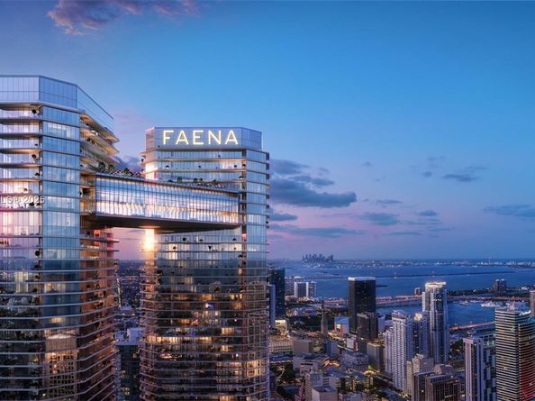 24 SW 4th St S1402, Miami FL 33130