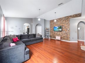 1097 NE 40th Rd, Homestead FL 33033