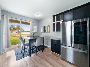 1097 NE 40th Rd, Homestead FL 33033