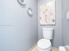 1097 NE 40th Rd, Homestead FL 33033