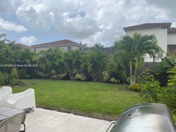 15282 SW 173rd Ln, Miami FL 33187