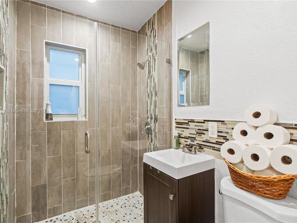 1700 NW 13th St, Fort Lauderdale FL 33311