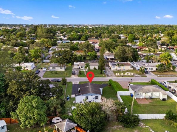 1700 NW 13th St, Fort Lauderdale FL 33311