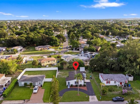 1700 NW 13th St, Fort Lauderdale FL 33311