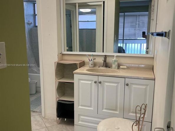 18555 NE 14th Ave 516, Miami FL 33179