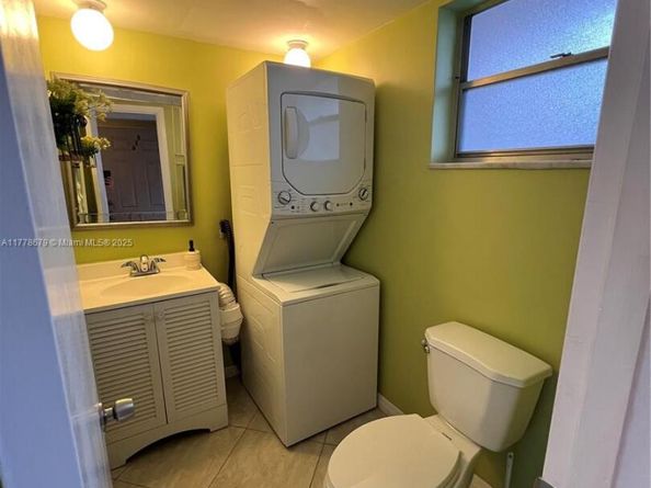 18555 NE 14th Ave 516, Miami FL 33179