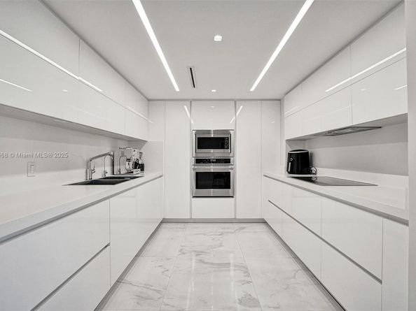 2 Grove Isle Dr B410, Miami FL 33133