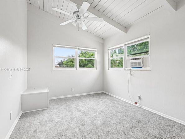 214 SW 4th St, Boca Raton FL 33432