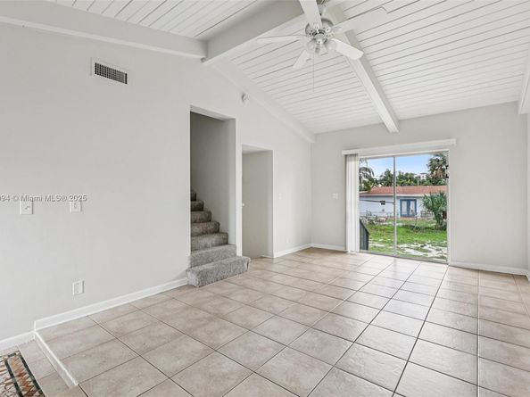 214 SW 4th St, Boca Raton FL 33432