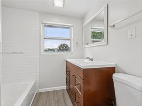 214 SW 4th St, Boca Raton FL 33432