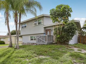 214 SW 4th St, Boca Raton FL 33432