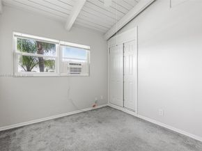 214 SW 4th St, Boca Raton FL 33432