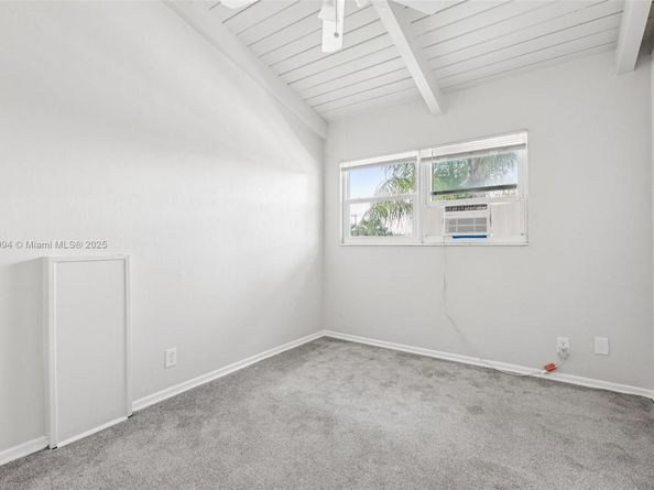 214 SW 4th St, Boca Raton FL 33432