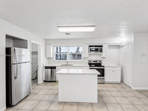 214 SW 4th St, Boca Raton FL 33432