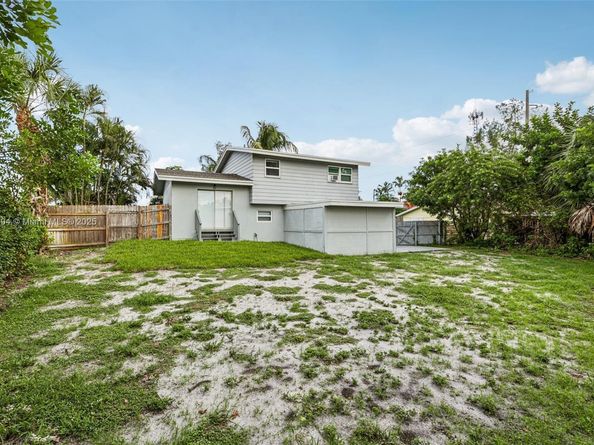 214 SW 4th St, Boca Raton FL 33432