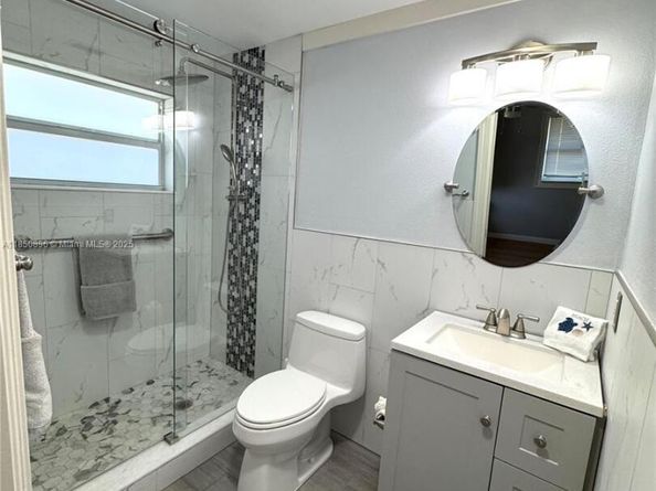 110 E Windsor Rd E, Jupiter FL 33469