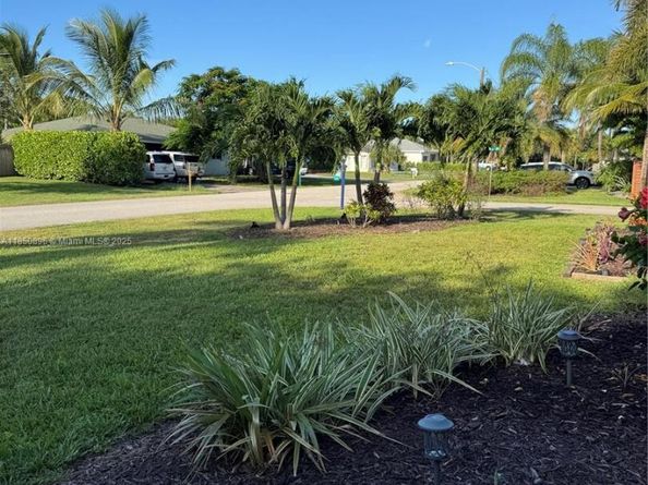 110 E Windsor Rd E, Jupiter FL 33469