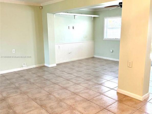 110 E Windsor Rd E, Jupiter FL 33469