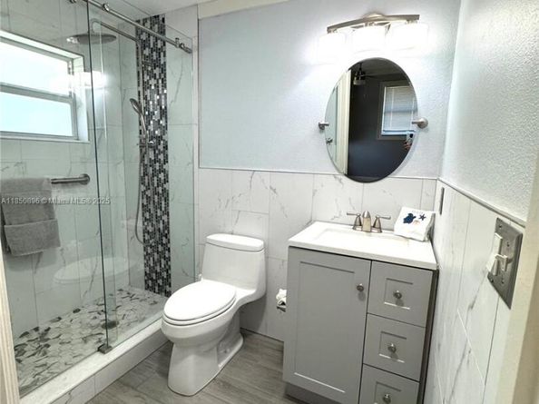 110 E Windsor Rd E, Jupiter FL 33469