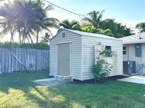 110 E Windsor Rd E, Jupiter FL 33469