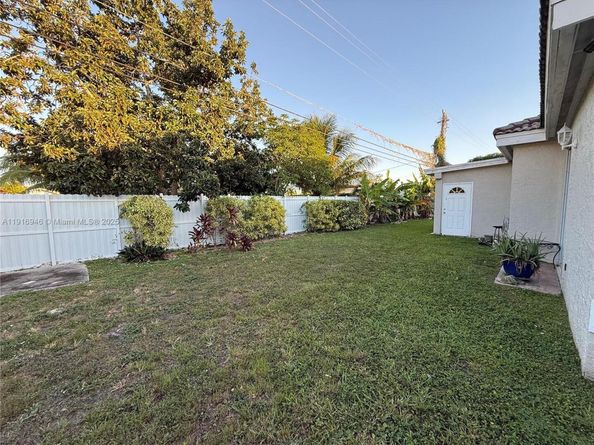 16605 SW 103rd Ct, Miami FL 33157