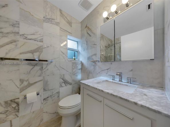 1237 Dove Ave, Miami Springs FL 33166