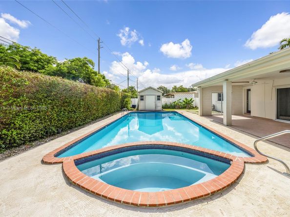 1237 Dove Ave, Miami Springs FL 33166