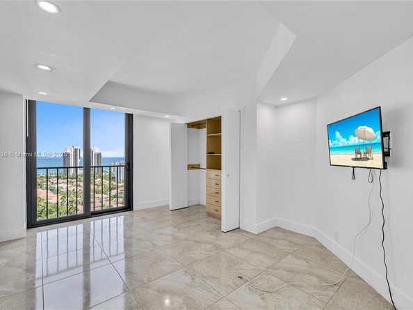 19667 Turnberry Way 23AB, Aventura FL 33180