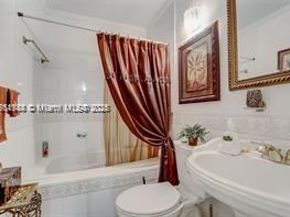 2270 NW 196th Ter, Miami Gardens FL 33056
