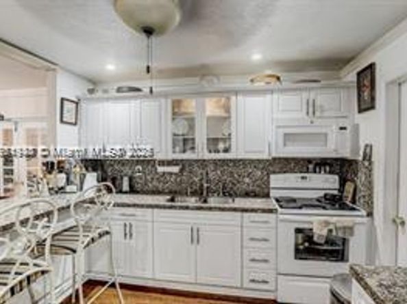 2270 NW 196th Ter, Miami Gardens FL 33056
